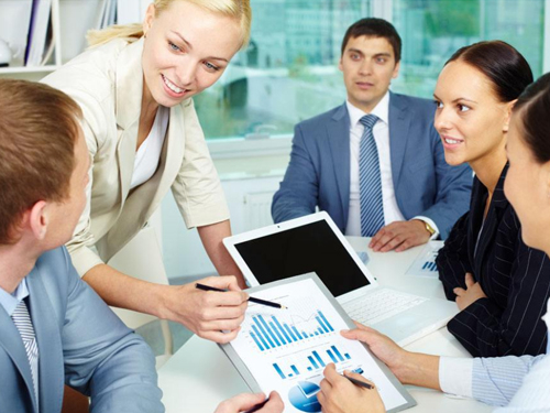 某装修公司被业主拖欠工程款 52 万元